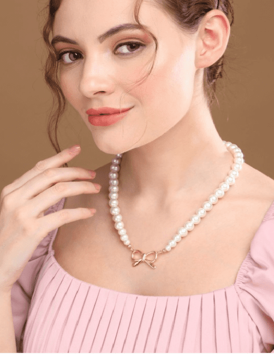 Refined Gold-Plated Bow with Pearls Necklace